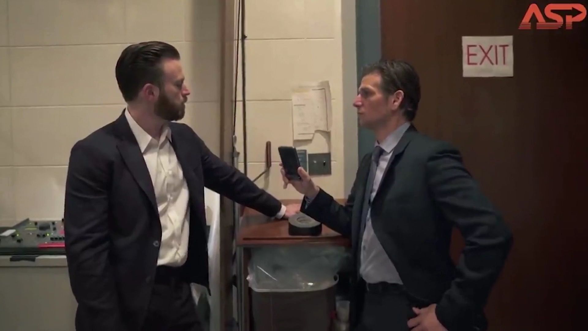 2020-LateNightwithSethMeyers-013.jpg
